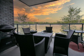 Innisfil 2BR Condo Balcony BBQ and Fire Table